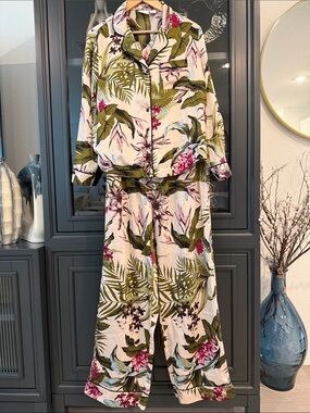 Tommy Bahama Cream Sleepwear Top with Green Leaf and Pink Floral Print